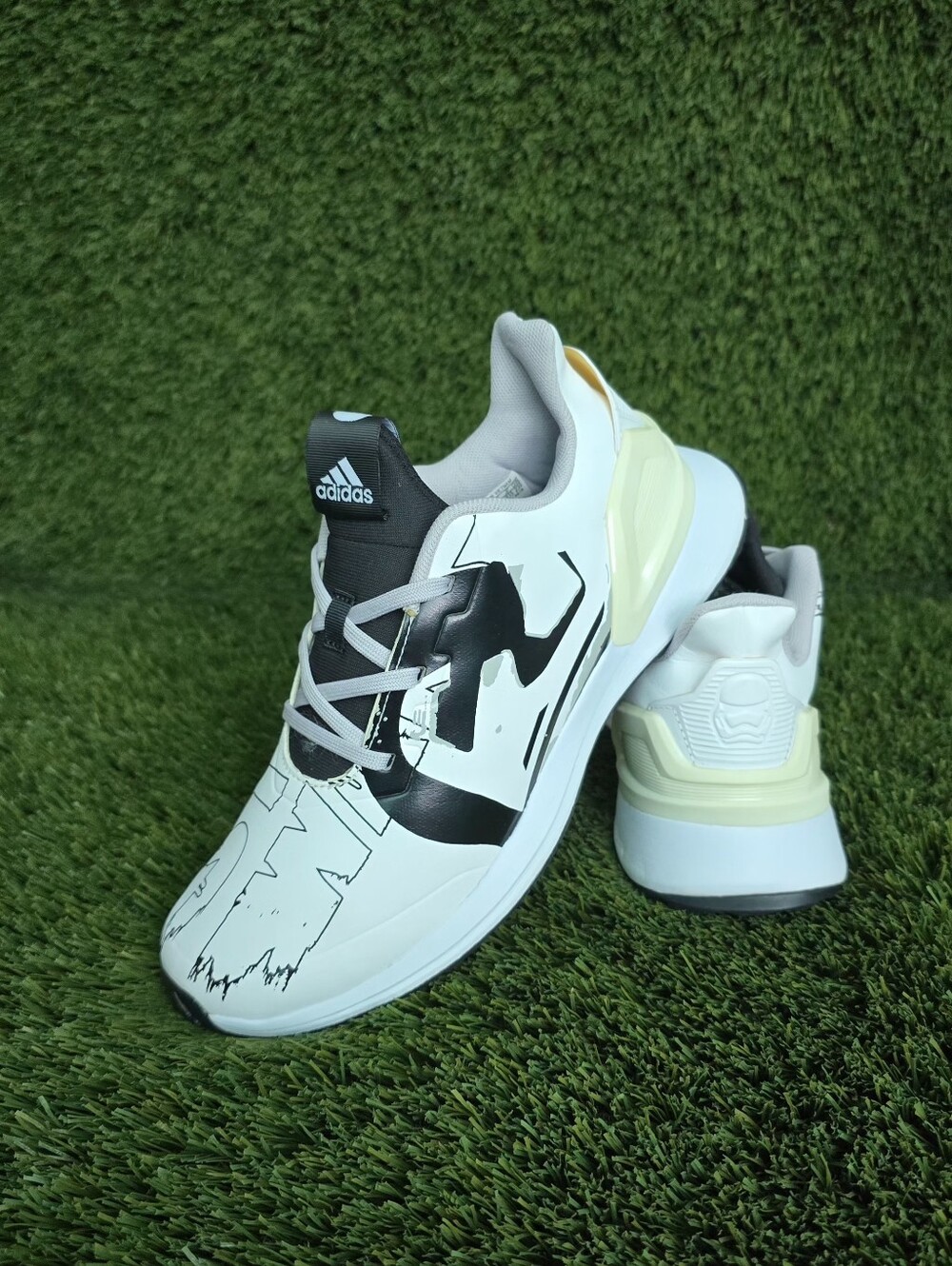 ADIDAS Star Wars Stormtrooper RapidaRun